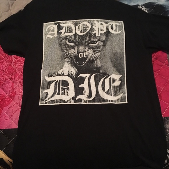 Motionless in white shirt small / medium - Picture 2 of 2